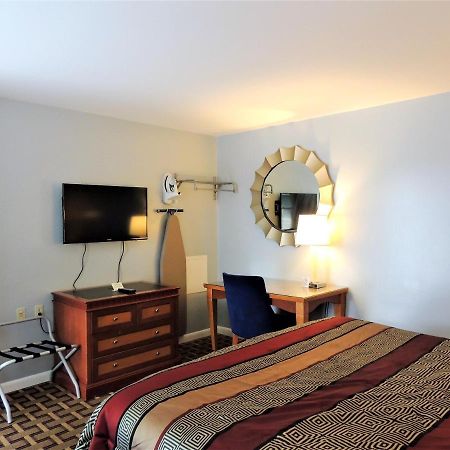 Windsor Motel Гротон Экстерьер фото