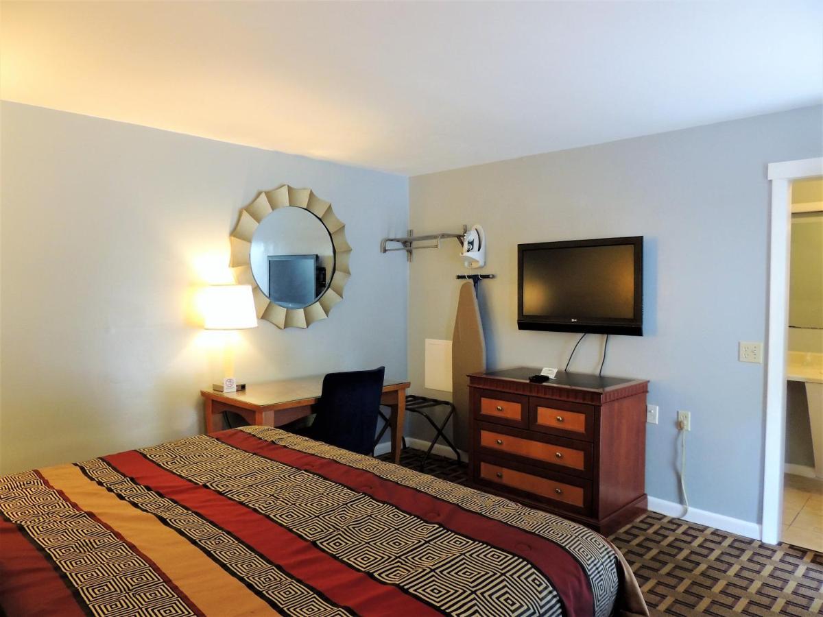 Windsor Motel Гротон Экстерьер фото