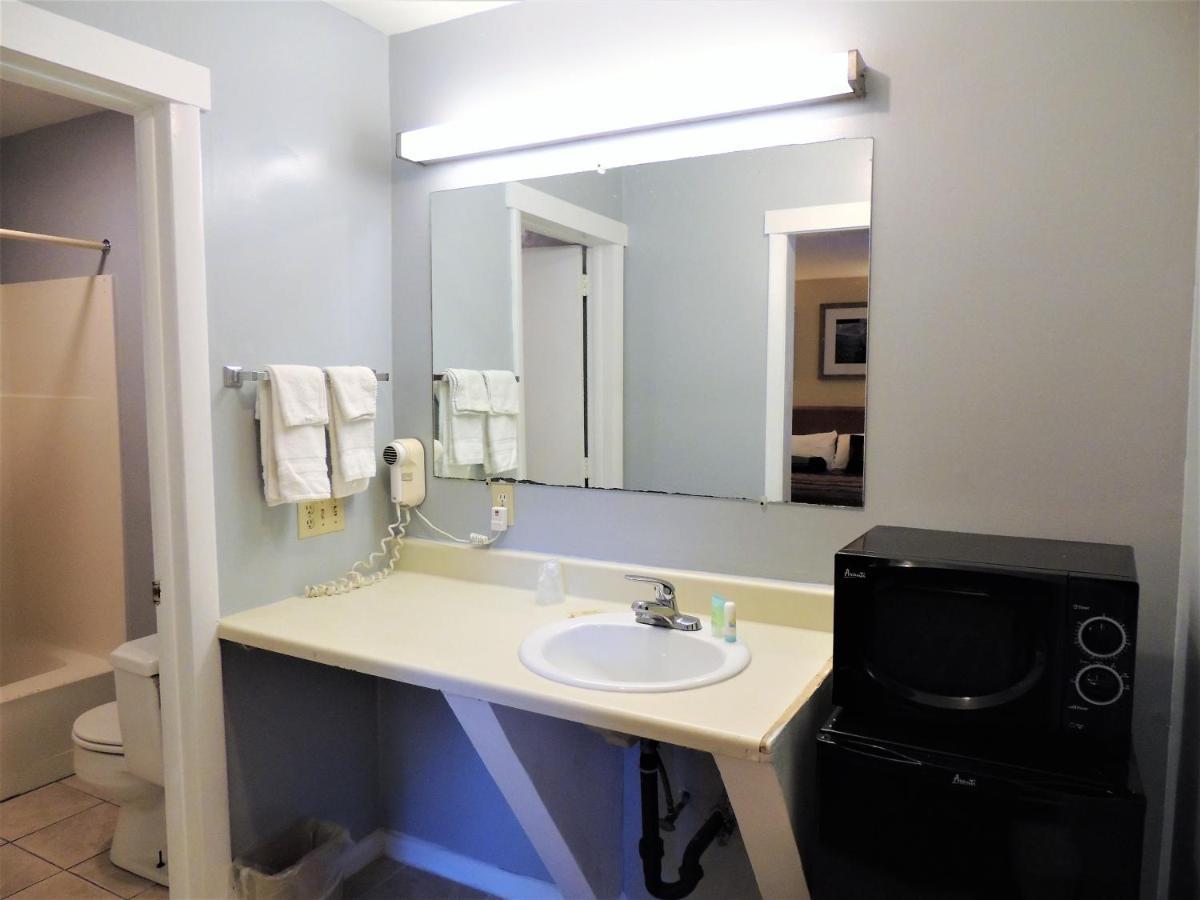 Windsor Motel Гротон Экстерьер фото